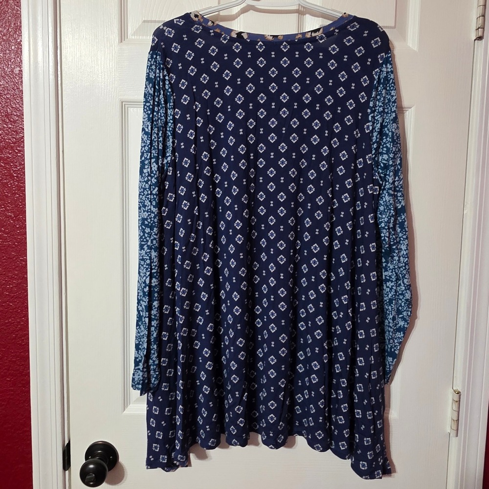 LOGO Lori Goldstein Women 1X Tunic Blue Patchwork Mixed Print Long Sleeve Boho - Picture 3 of 5
